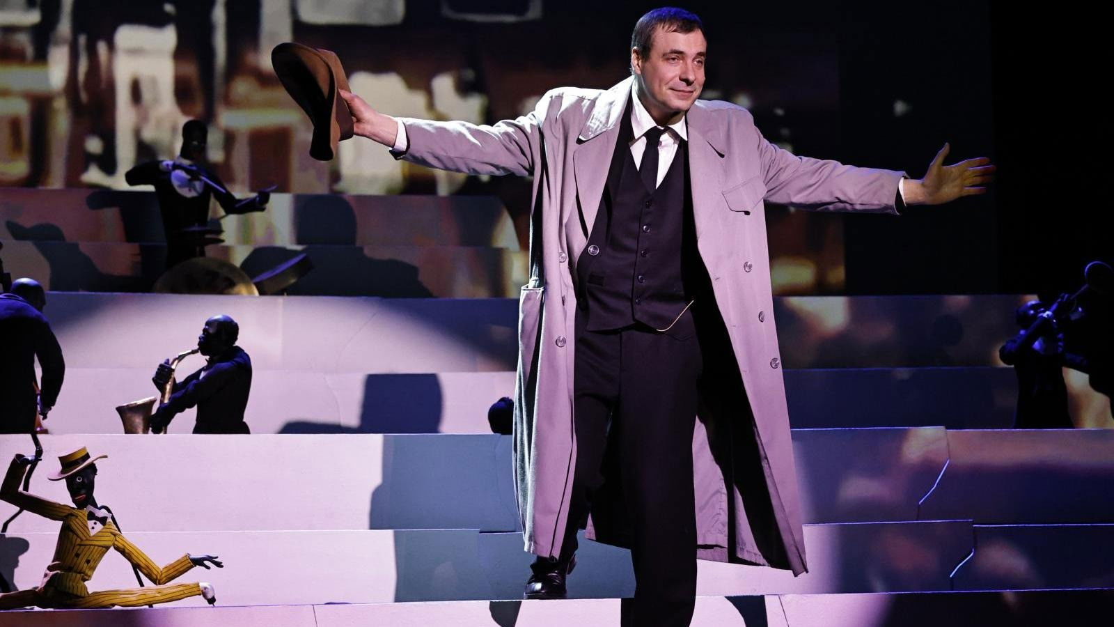 Backdrop for I, Sergei Obraztsov