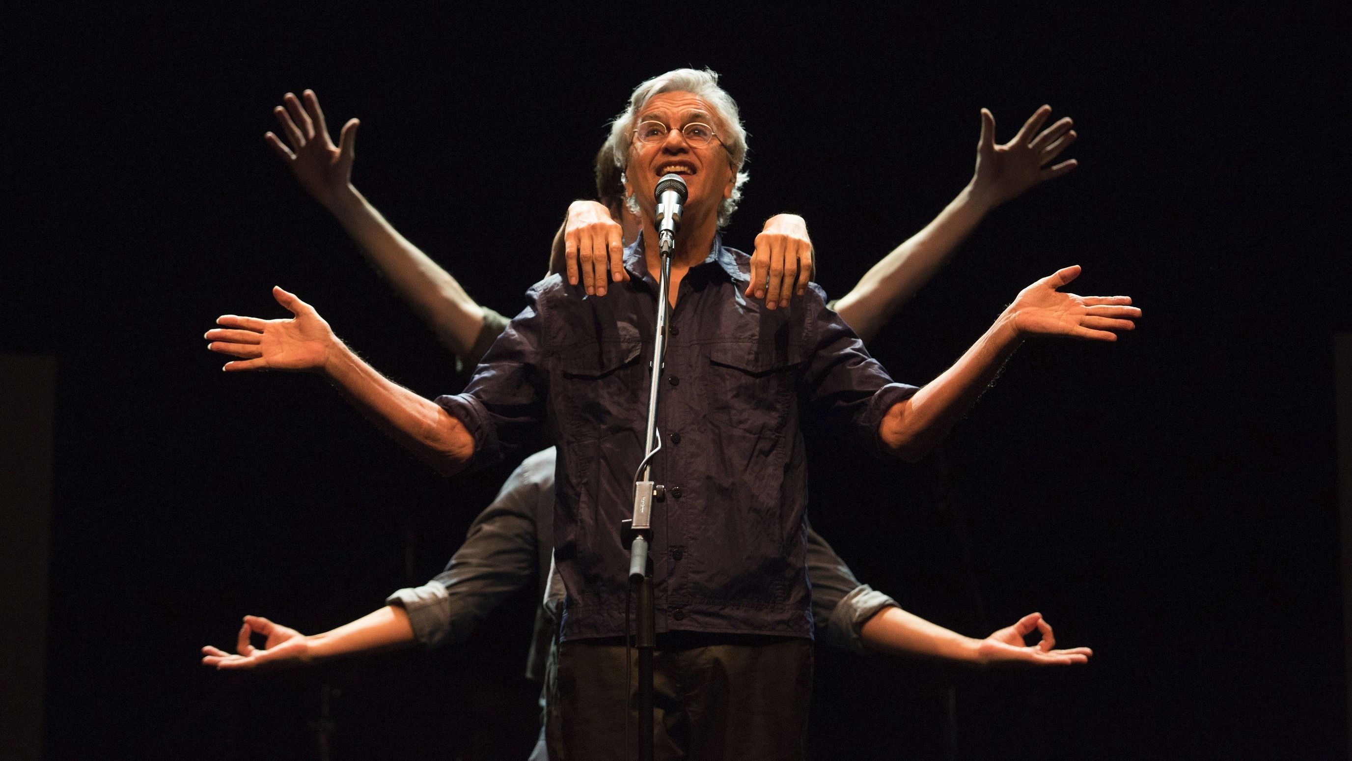 Backdrop for Multishow ao Vivo: Caetano Veloso – Abraçaço