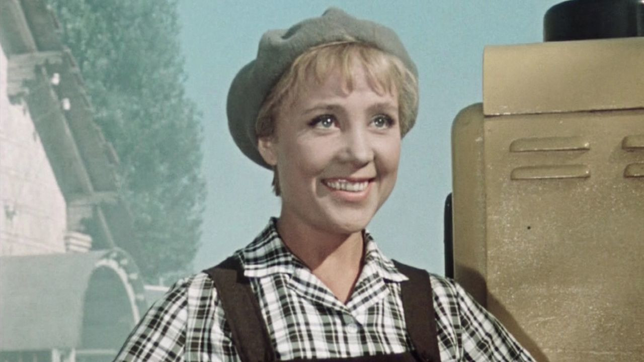 Backdrop for Gas Station Queen