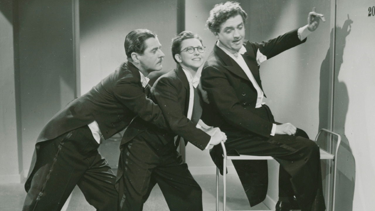 Backdrop for Peggy på vift