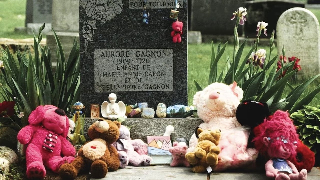 Backdrop for Aurore: entre mythe et réalité