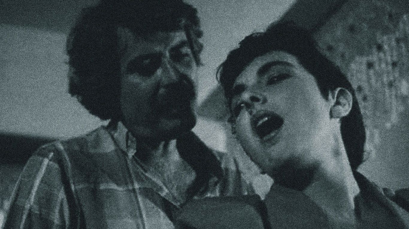 Backdrop for Bir Kadın Düşmanı