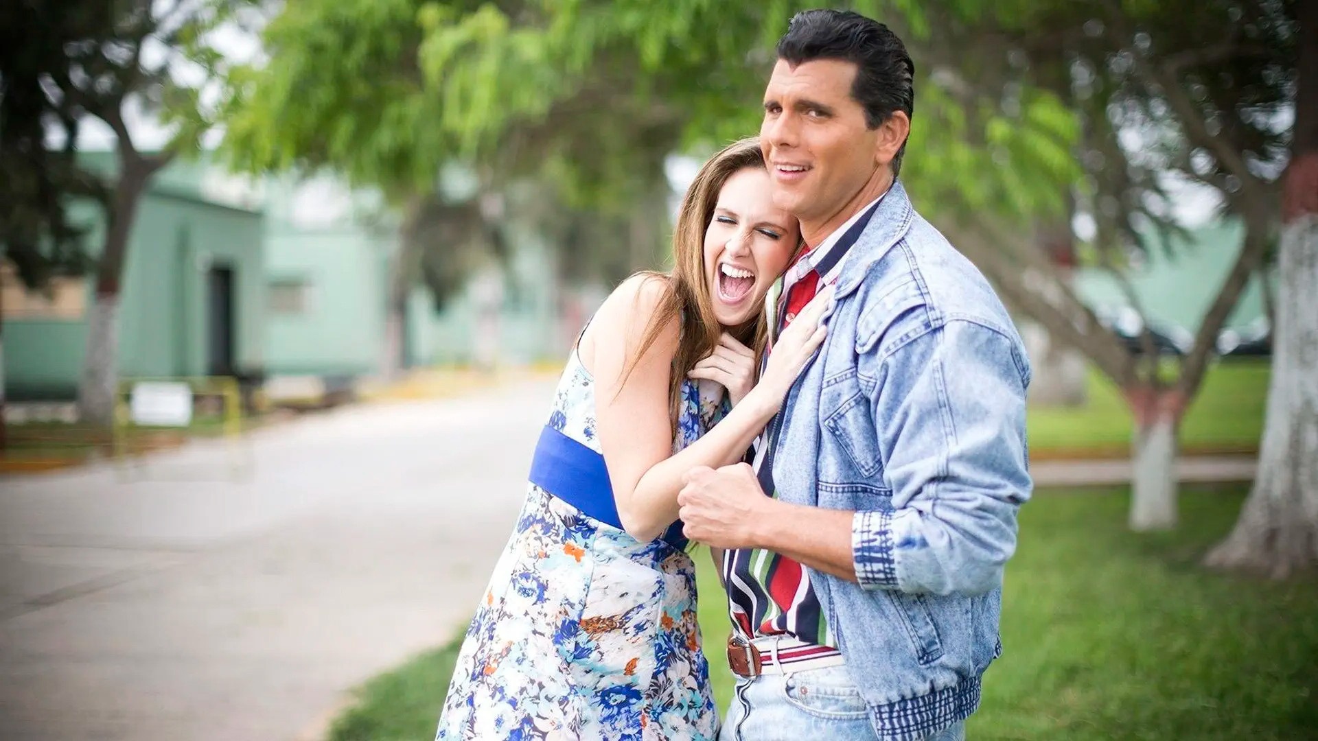 Backdrop for ¡Asu Mare! 2