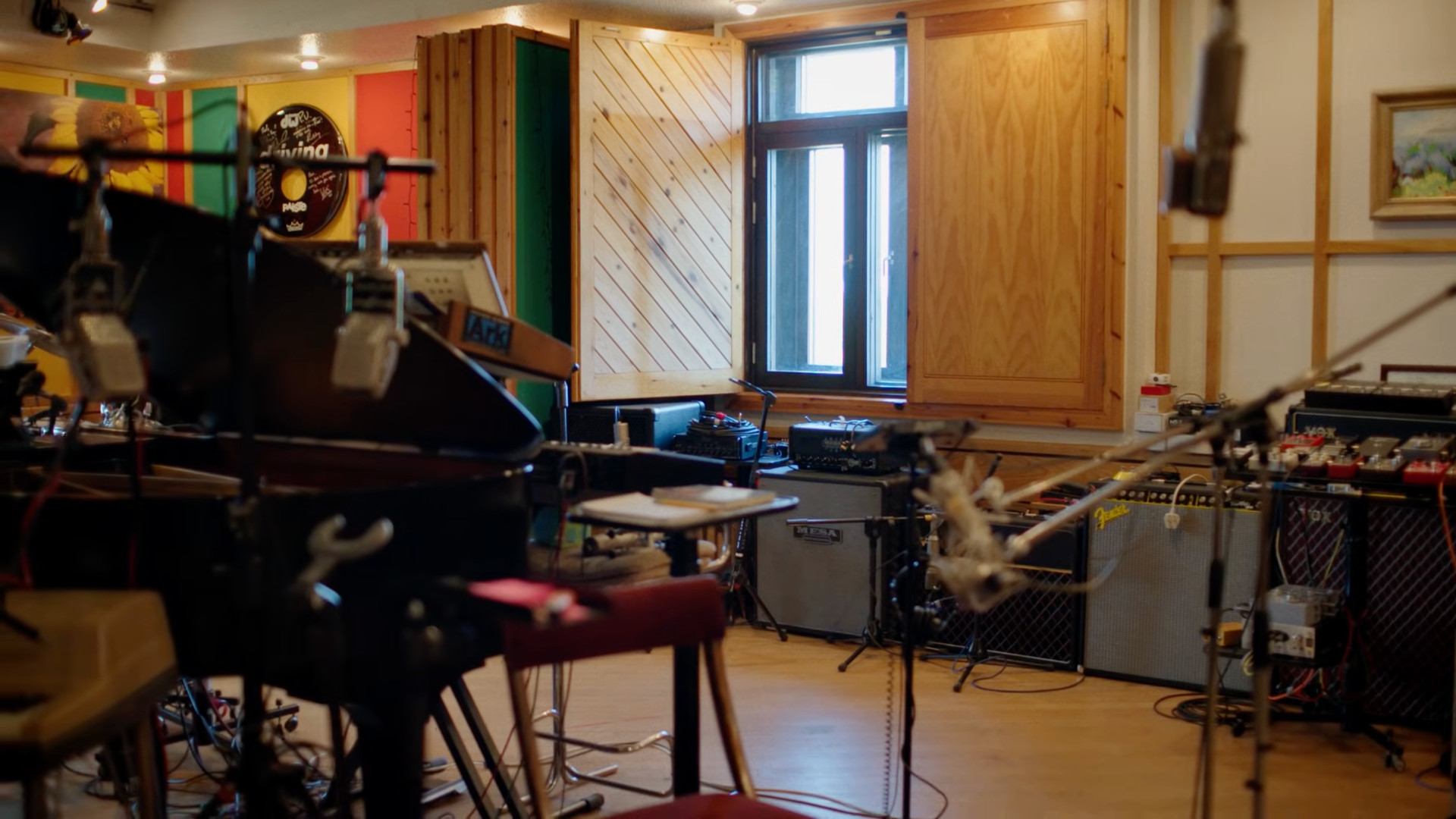 Backdrop for The Beatles - Free As A Bird: A Song Reborn