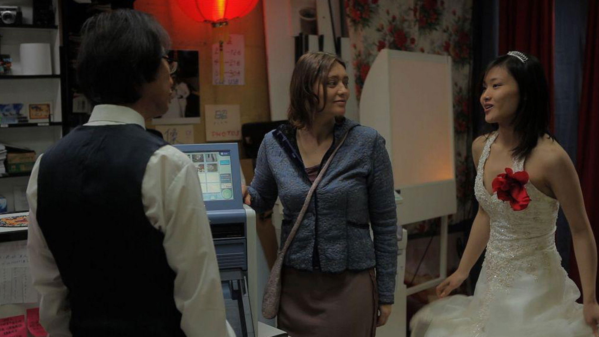 Backdrop for L'invention des jours heureux