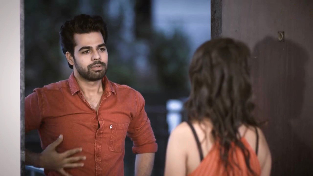 Backdrop for Hot Basanti