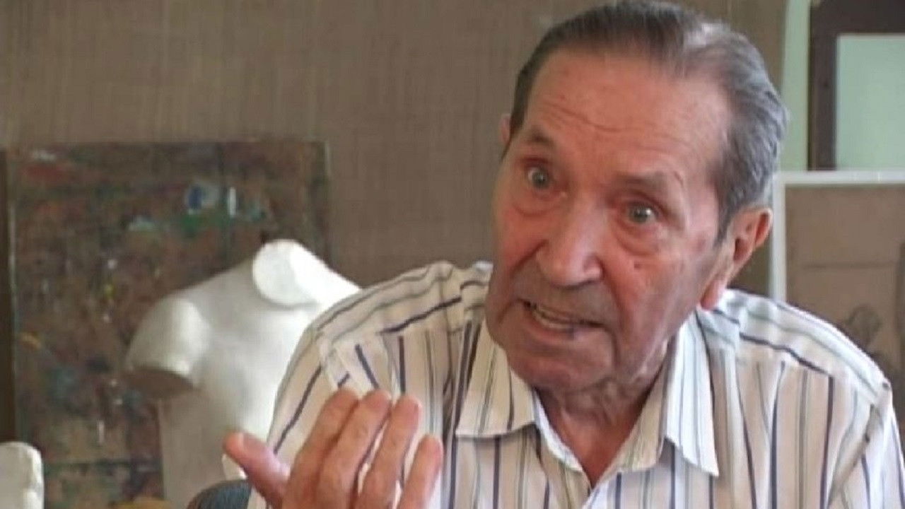 Backdrop for Artist and War