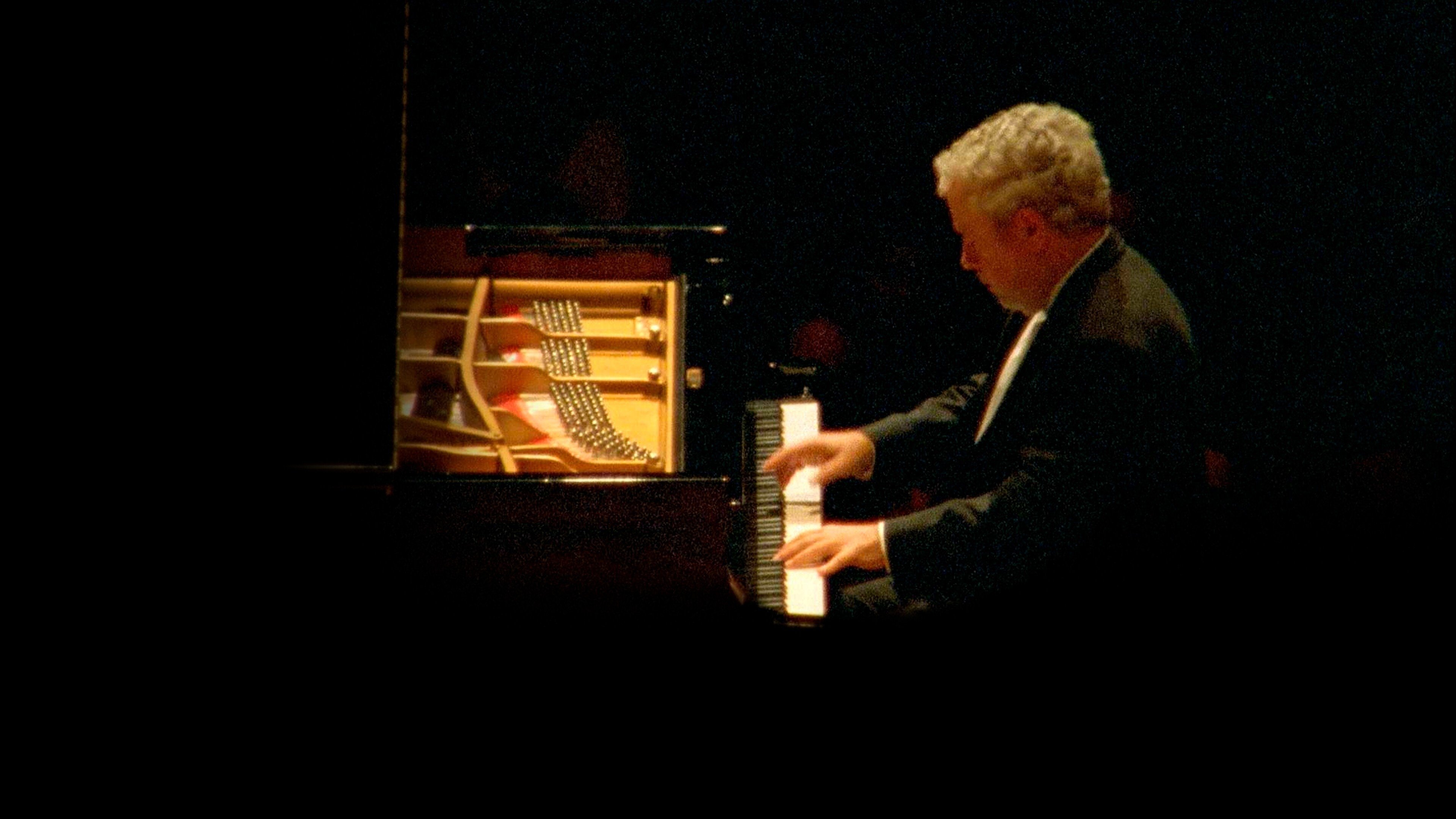 Backdrop for Nelson Freire