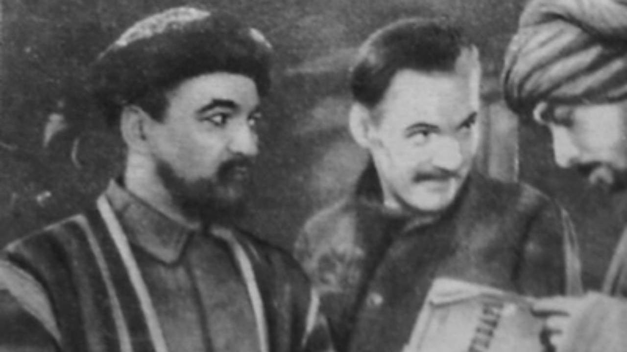 Backdrop for Dokhunda