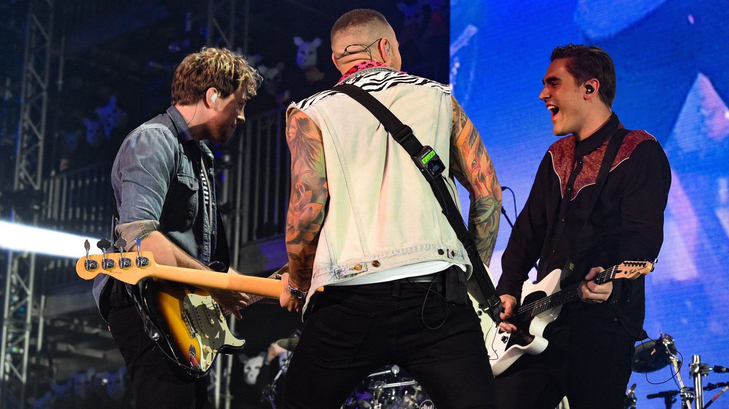 Backdrop for Busted: Pigs Can Fly Tour 2016