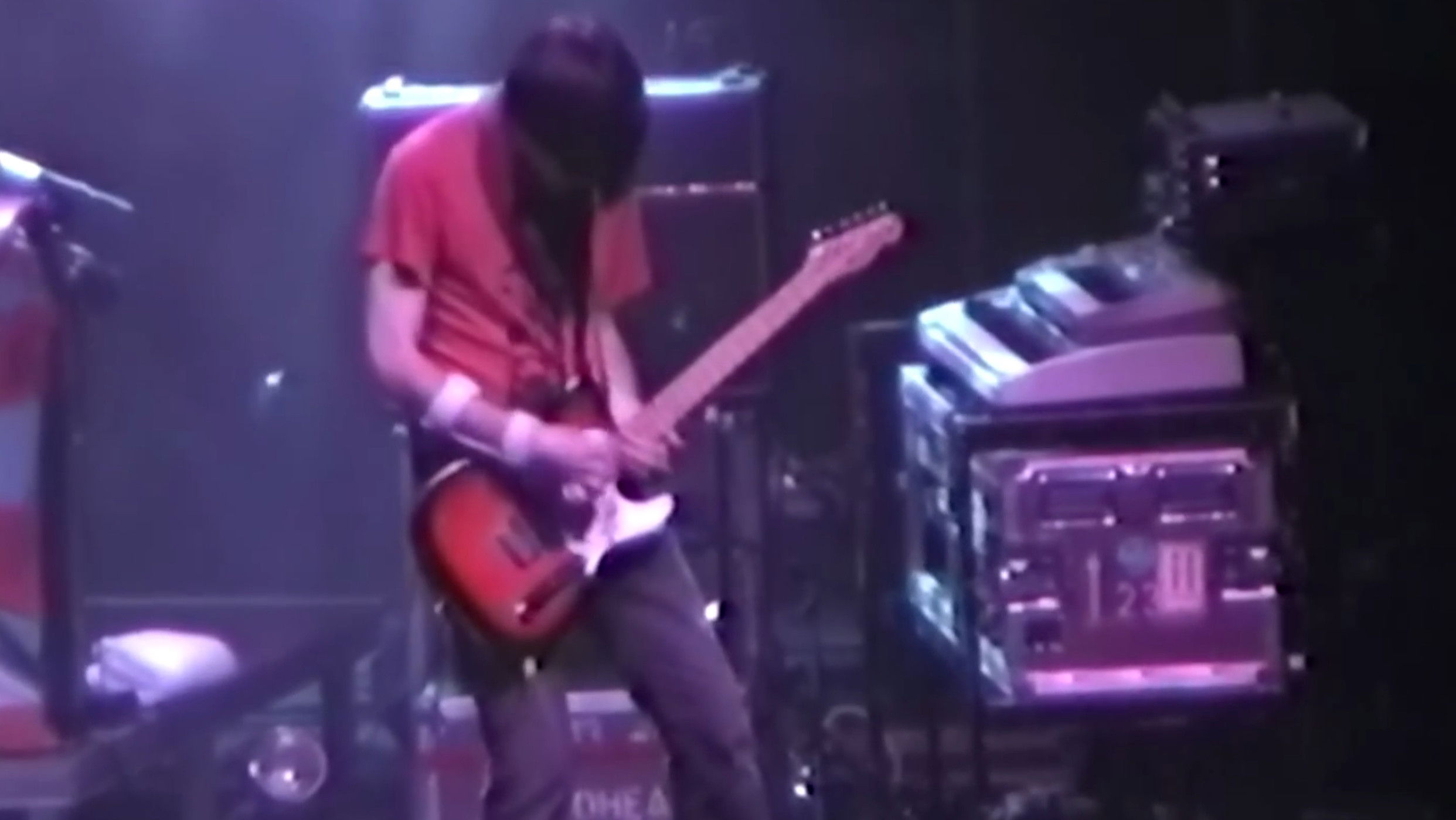 Backdrop for Radiohead:  Live At Radio City Music Hall 1998