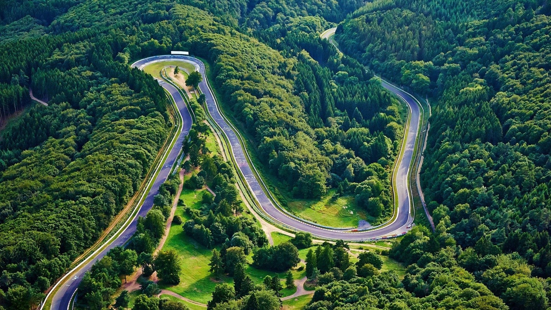 Backdrop for Nürburgring - 100 Jahre grüne Hölle