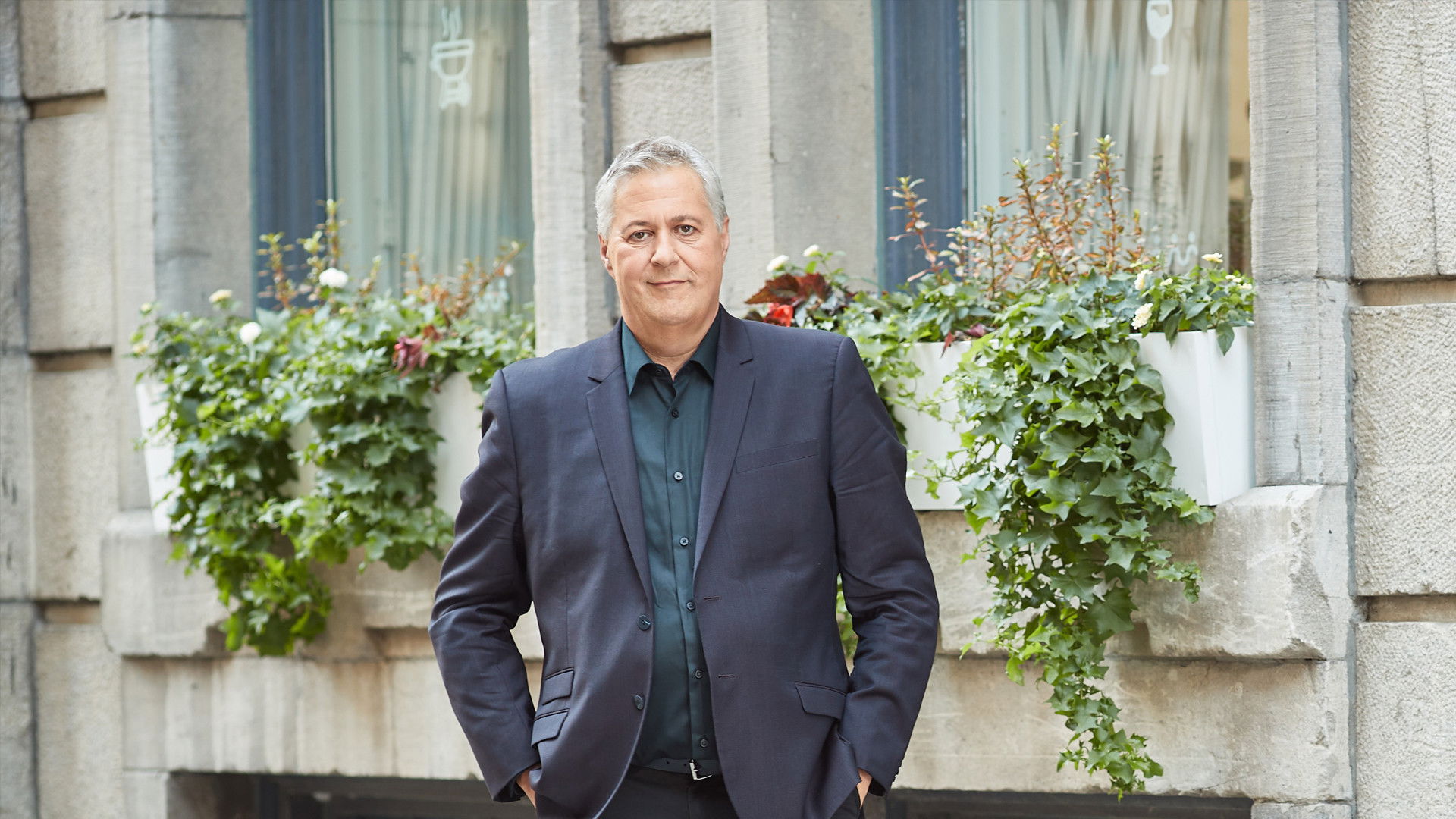 Backdrop for Conversation secrète