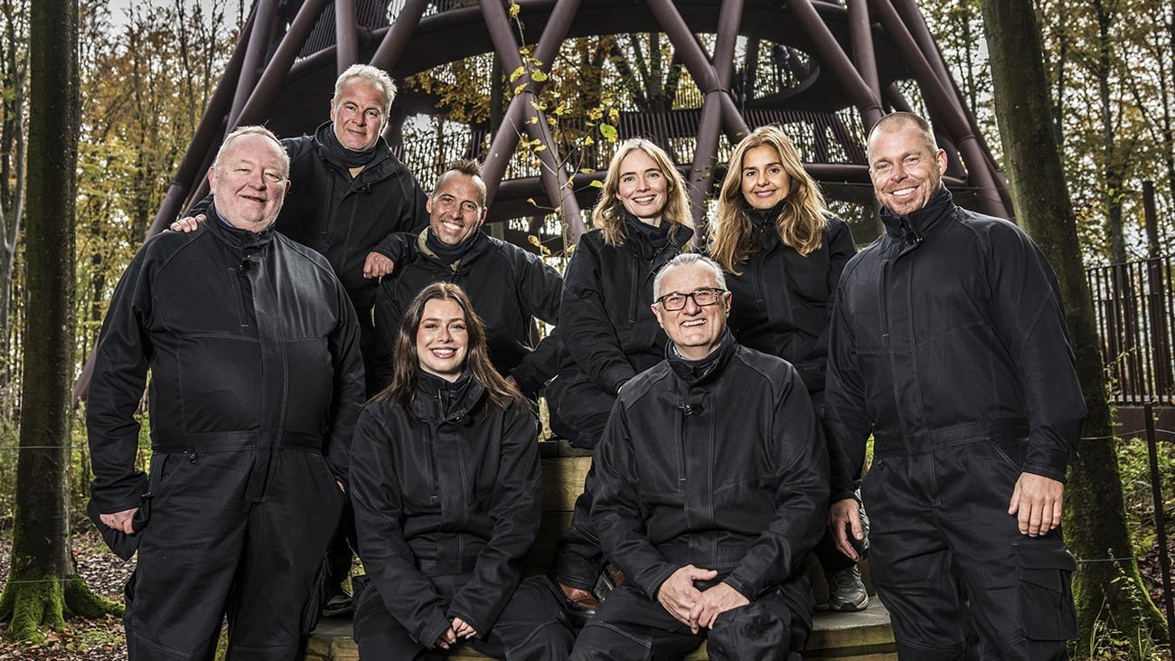 Backdrop for Hunted wild - Celebrities on the run