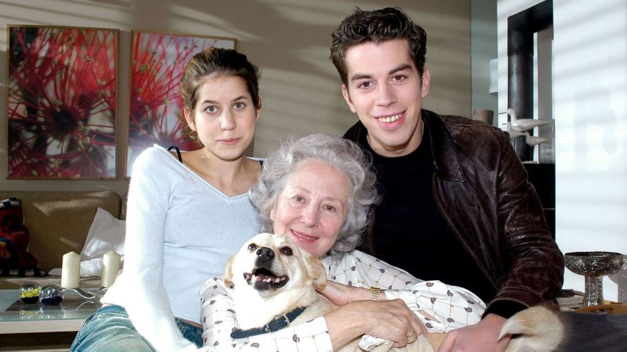 Backdrop for Zuckeroma