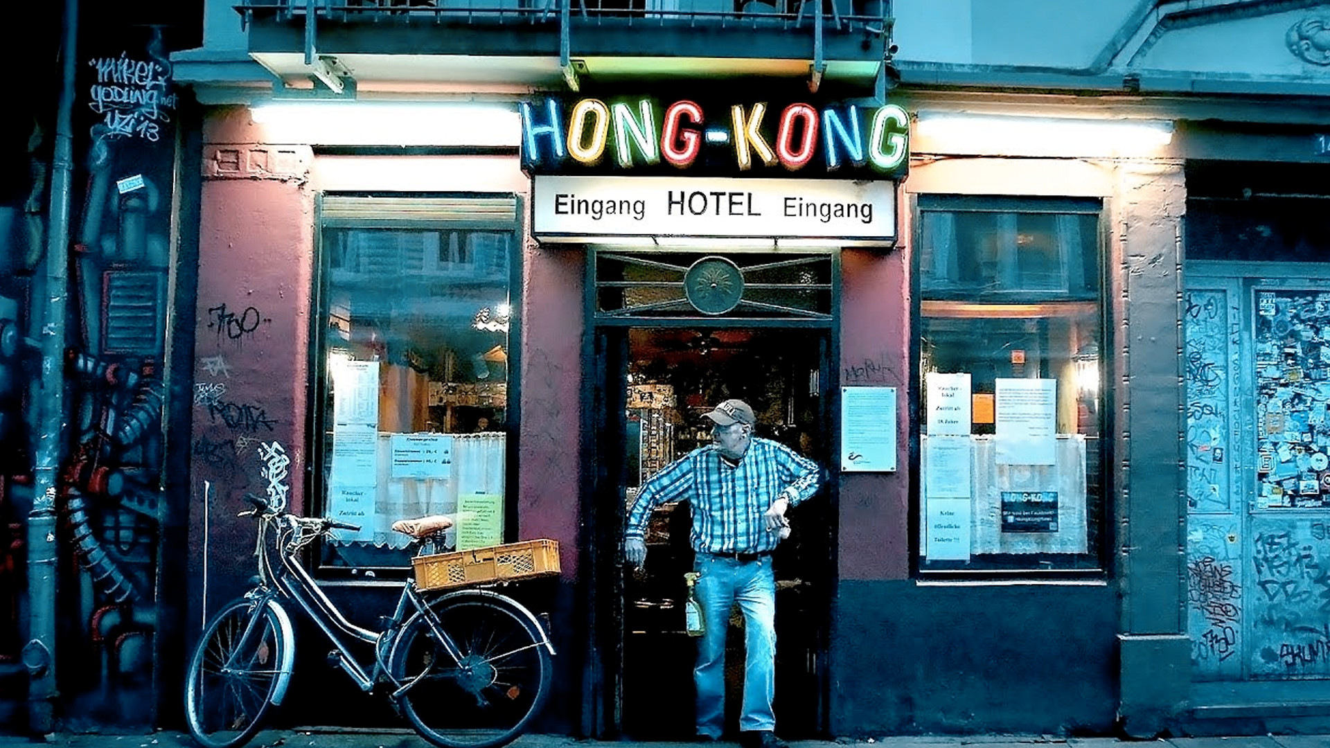 Backdrop for Manche hatten Krokodile