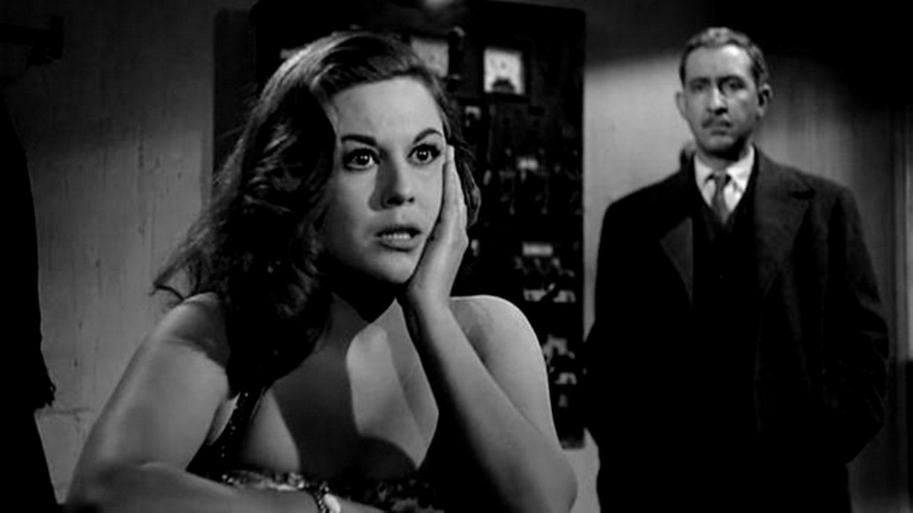 Backdrop for De espaldas a la puerta