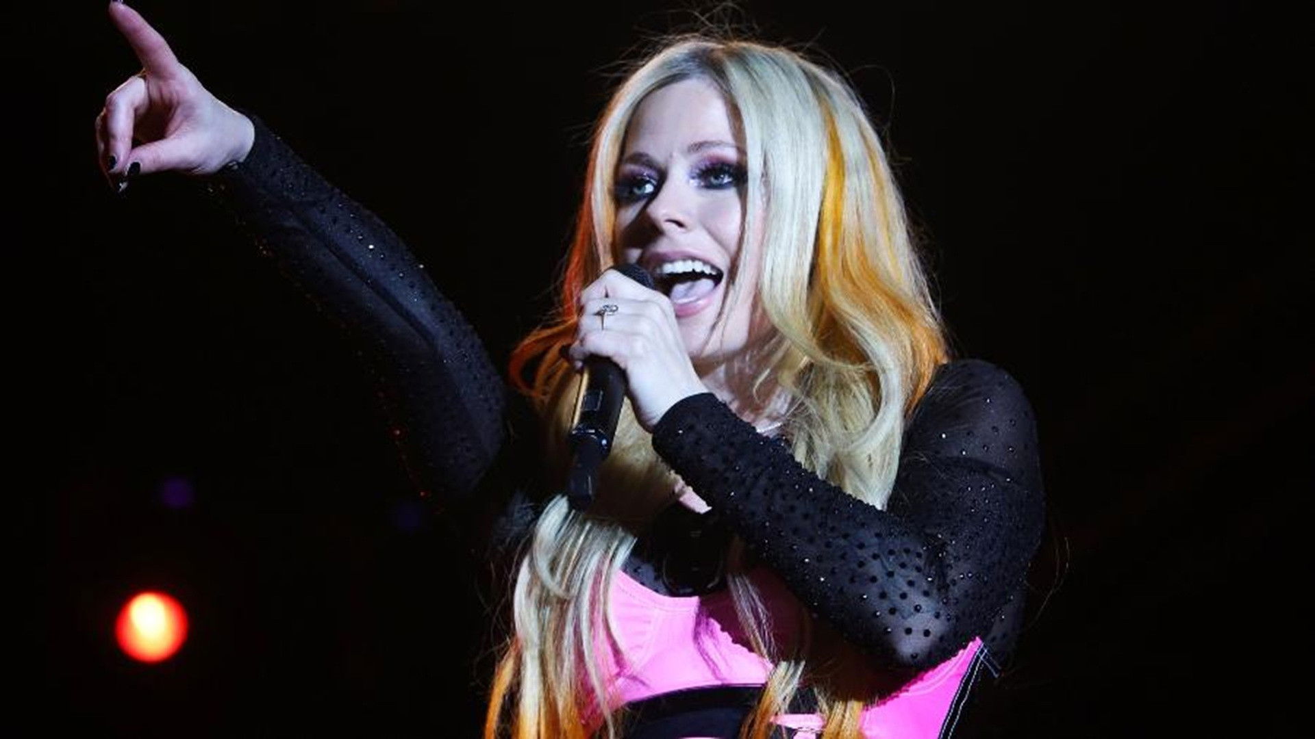 Backdrop for Avril Lavigne: Rock In Rio