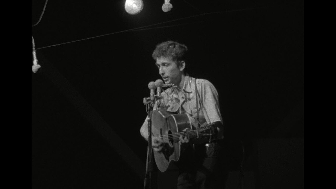 Backdrop for The Other Side of the Mirror: Bob Dylan: Live at the Newport Folk Festival