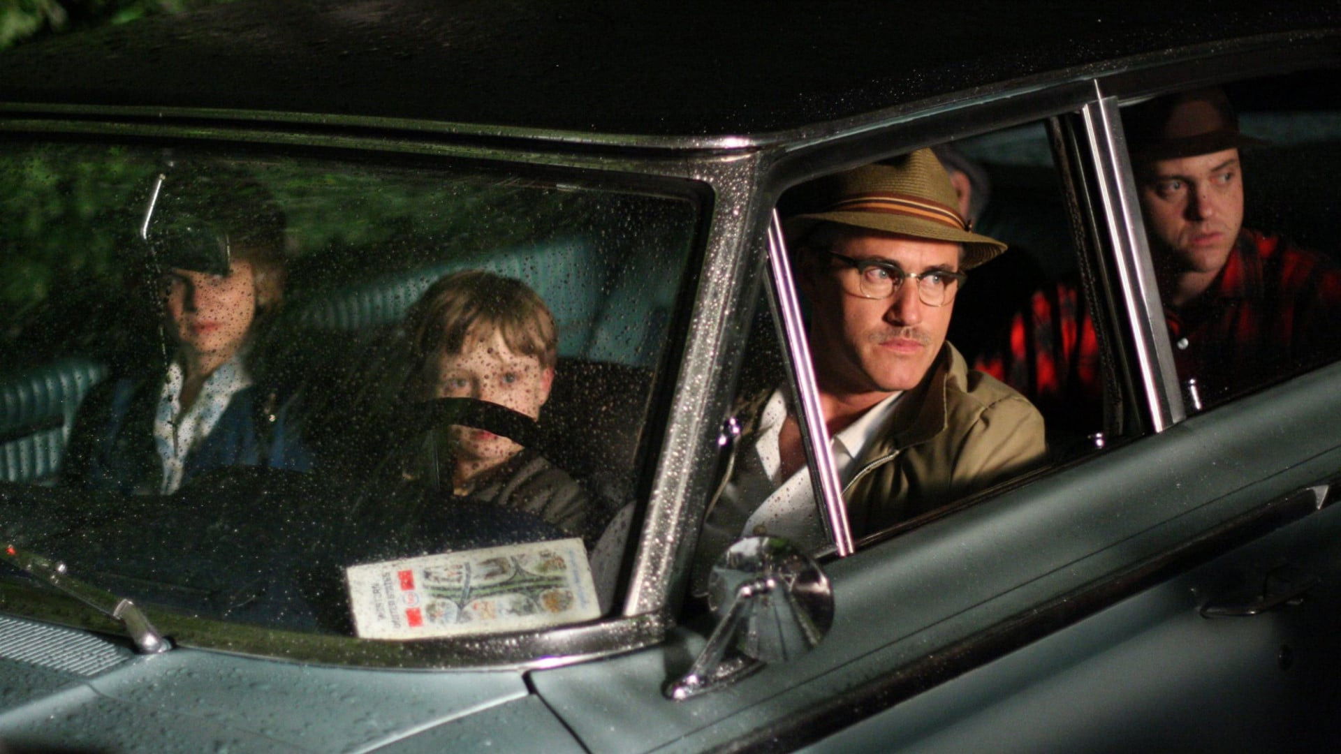 Backdrop for Les Rescapés