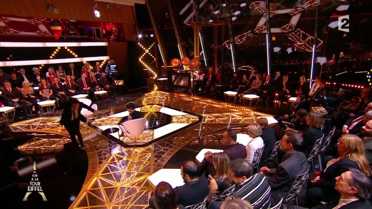 Backdrop for Un soir à la tour Eiffel