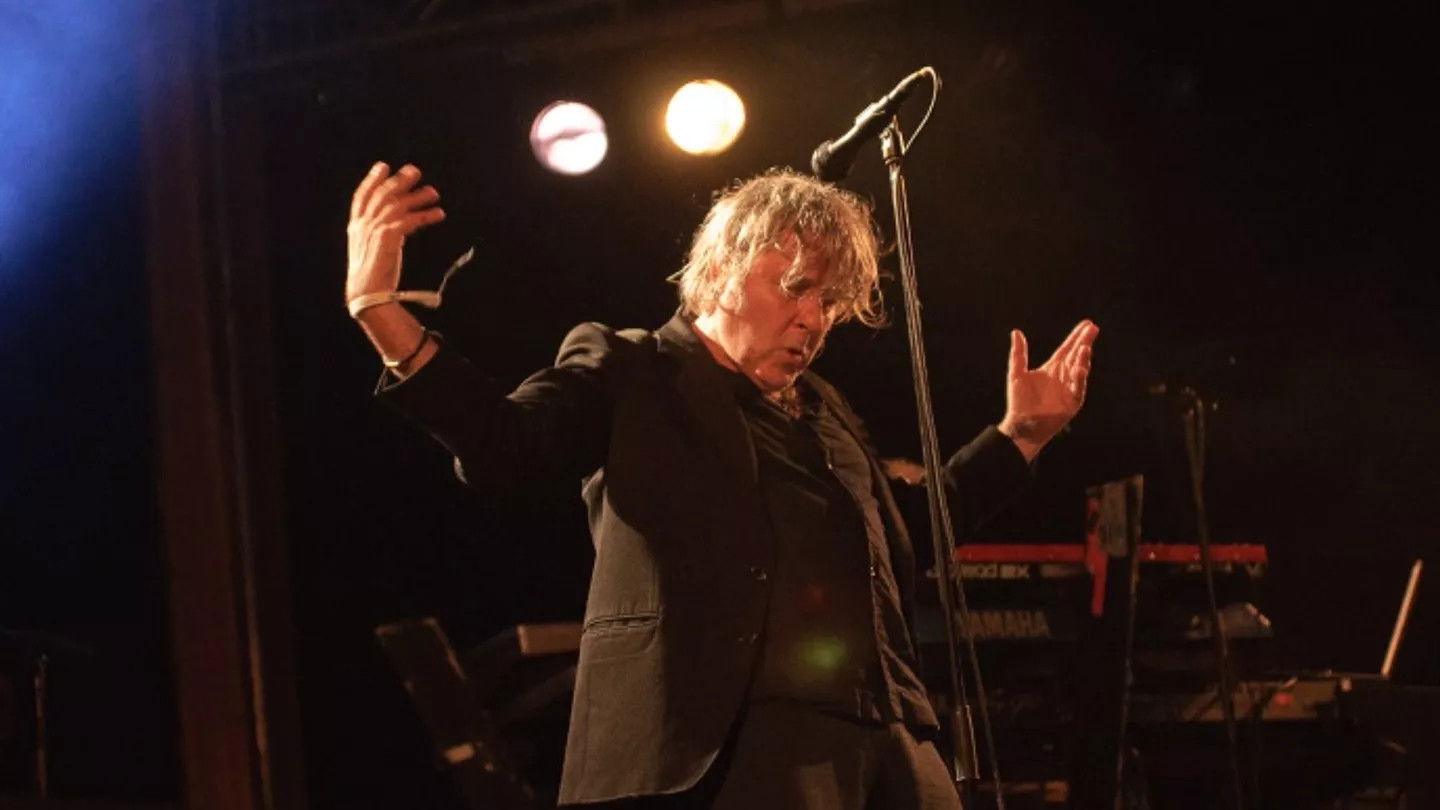 Backdrop for Arno: Live in de Ancienne Belgique