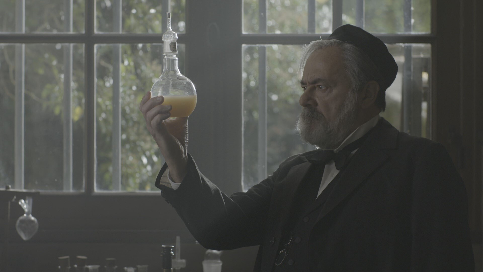 Backdrop for Pasteur et Koch : Un duel de géants dans la guerre des microbes