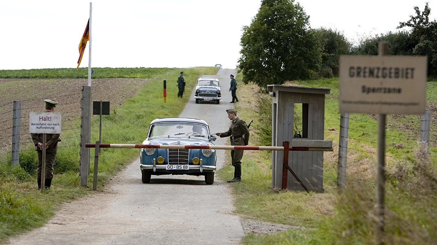 Backdrop for Böseckendorf - Die Nacht, in der ein Dorf verschwand
