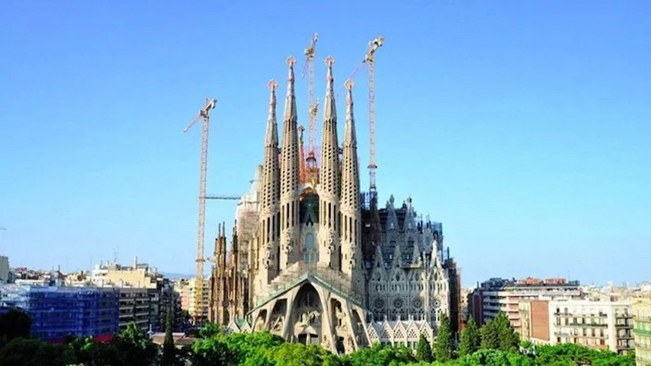 Backdrop for SAGRADA: El misteri de la creació