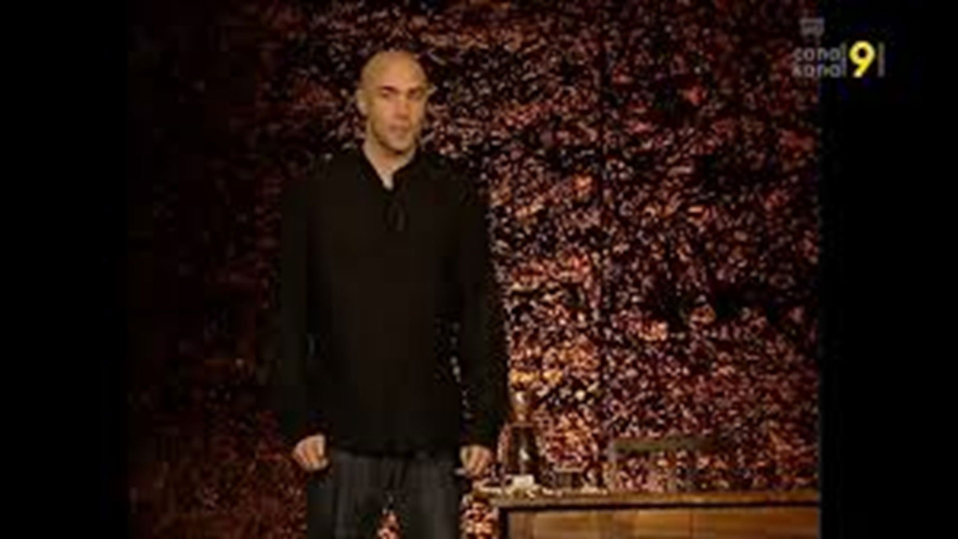 Backdrop for Frederic Recrosio : Rêver, grandir et coincer des malheureuses