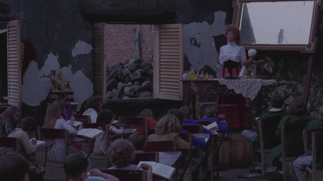 Backdrop for Pubertinaje