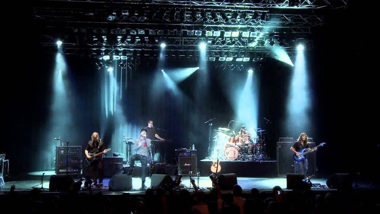 Backdrop for Flying Colors: Live in Europe