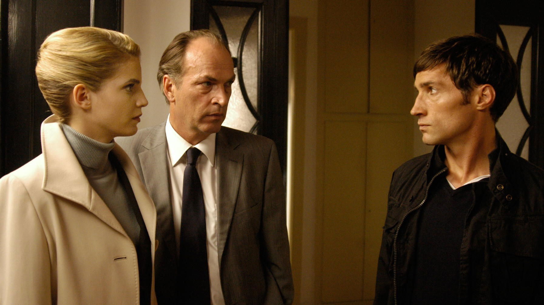 Backdrop for Augenzeugin