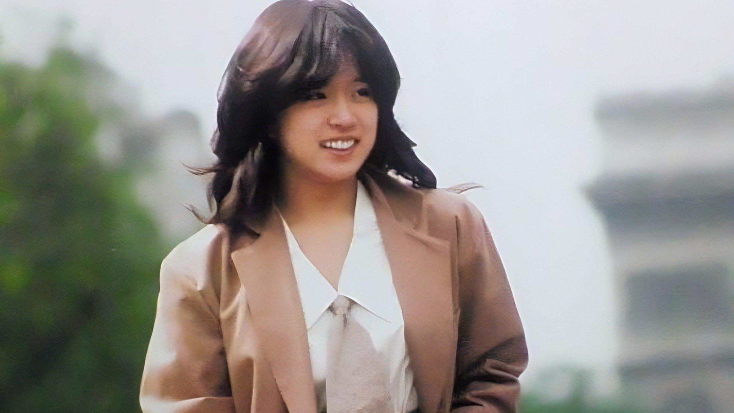 Backdrop for NEW AKINA Étranger Akina Nakamori in Europe