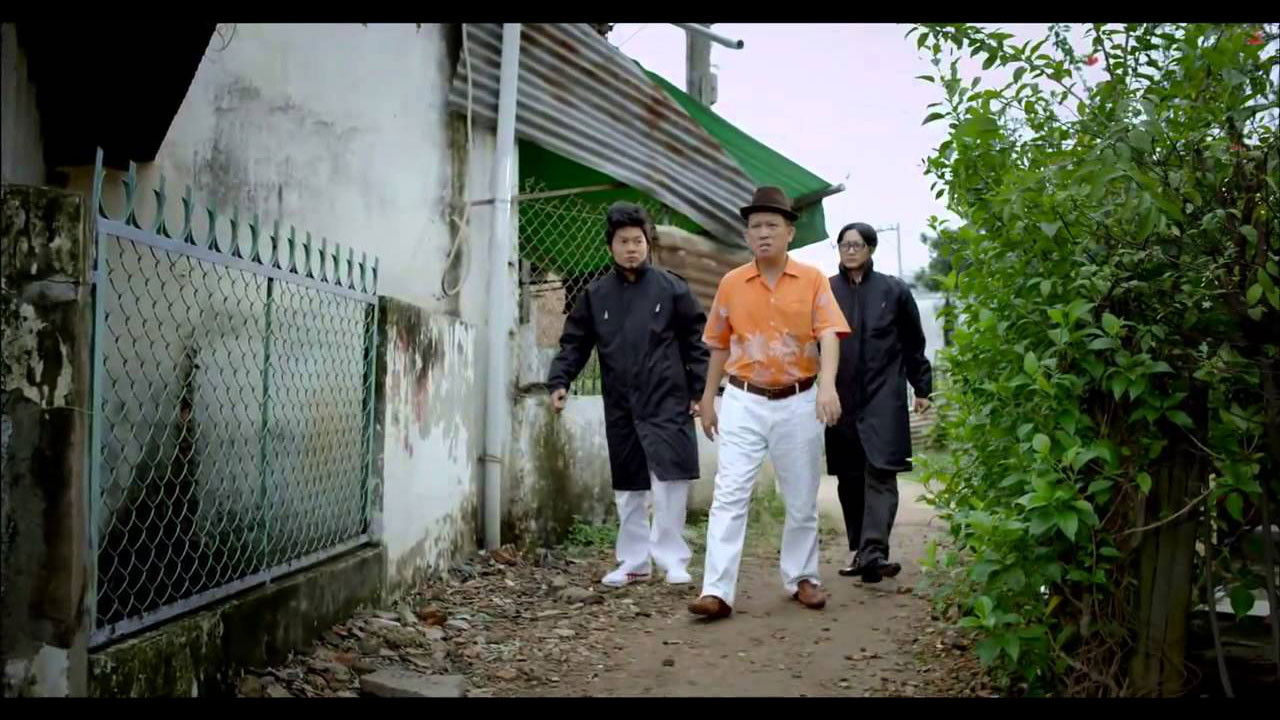 Backdrop for Năm Sau Con Lại Về