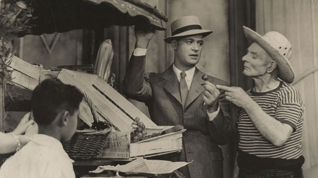 Backdrop for La suerte llama tres veces