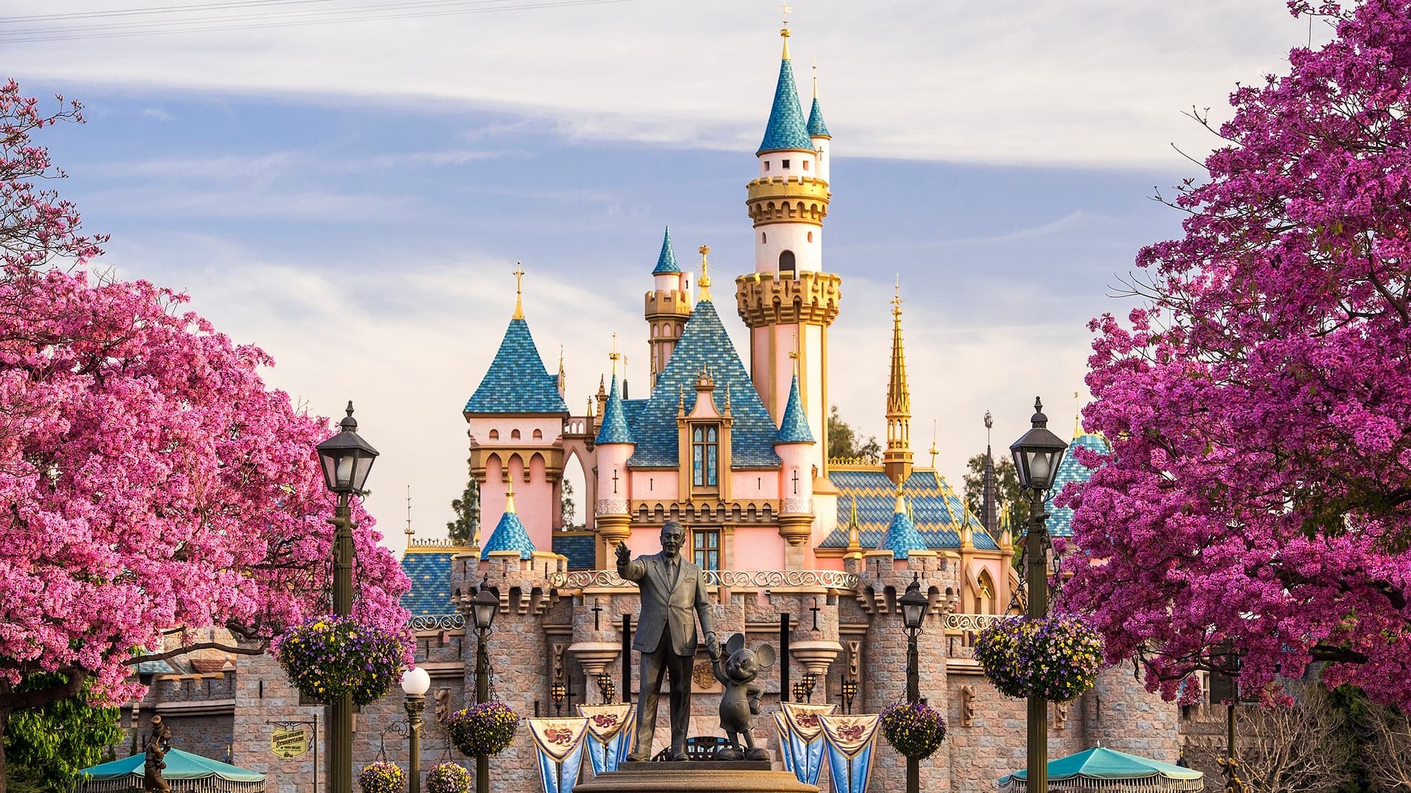 Backdrop for Disneyland 60: The Wonderful World of Disney