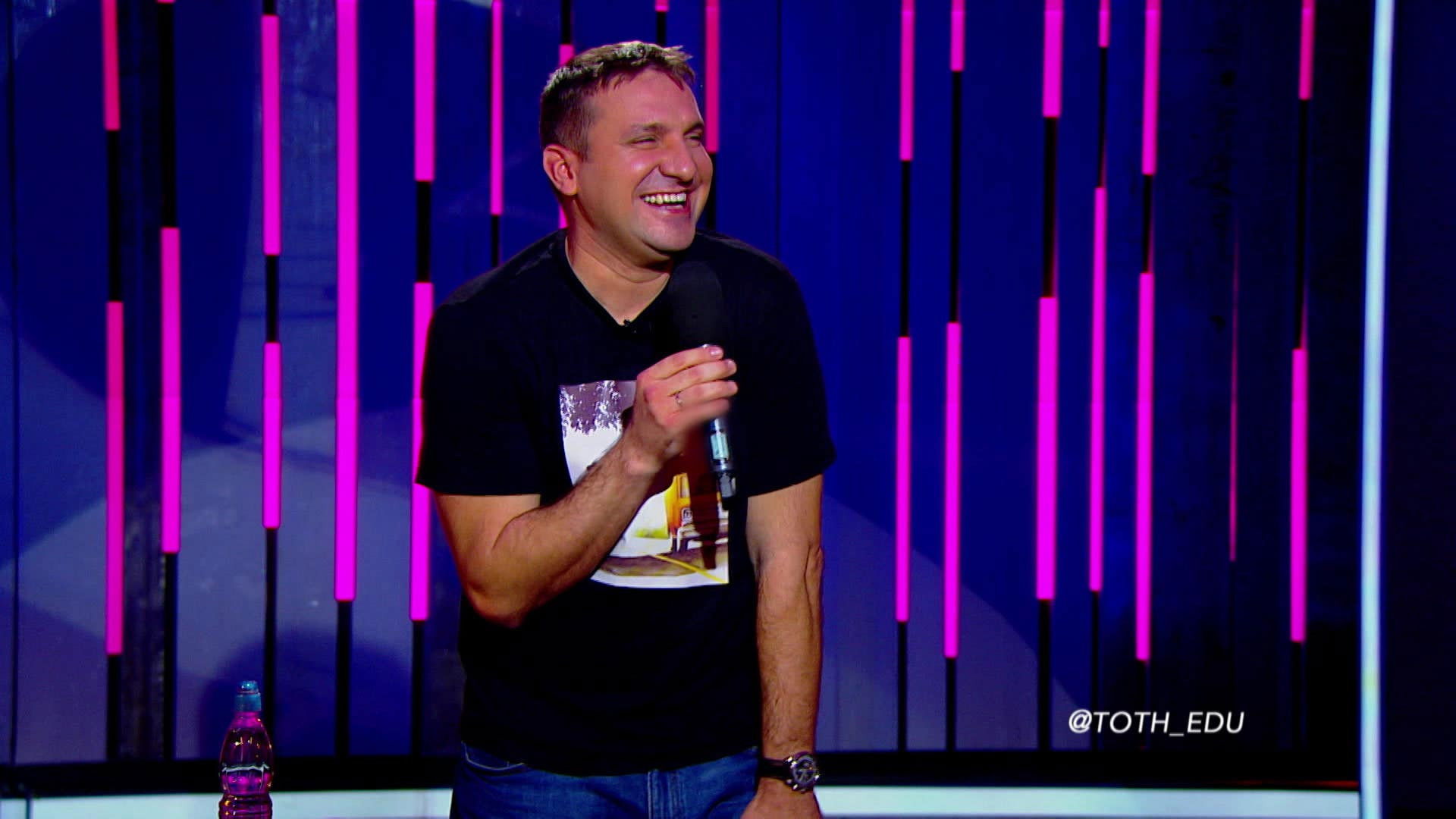 Backdrop for Nem kell annyira akarni! - Tóth Edu önálló estje