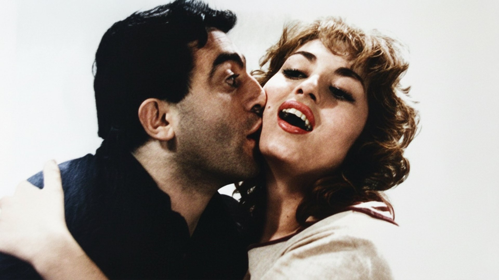 Backdrop for Güzeller Resmi Geçidi