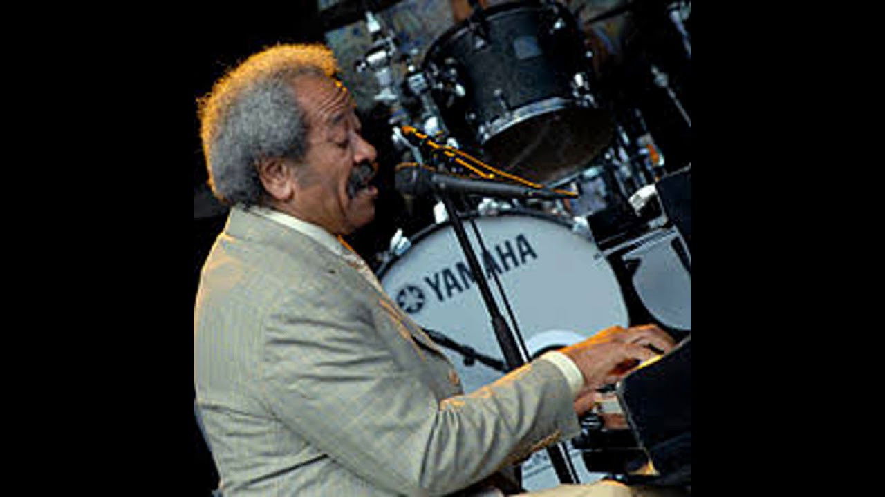 Backdrop for Make It Funky!