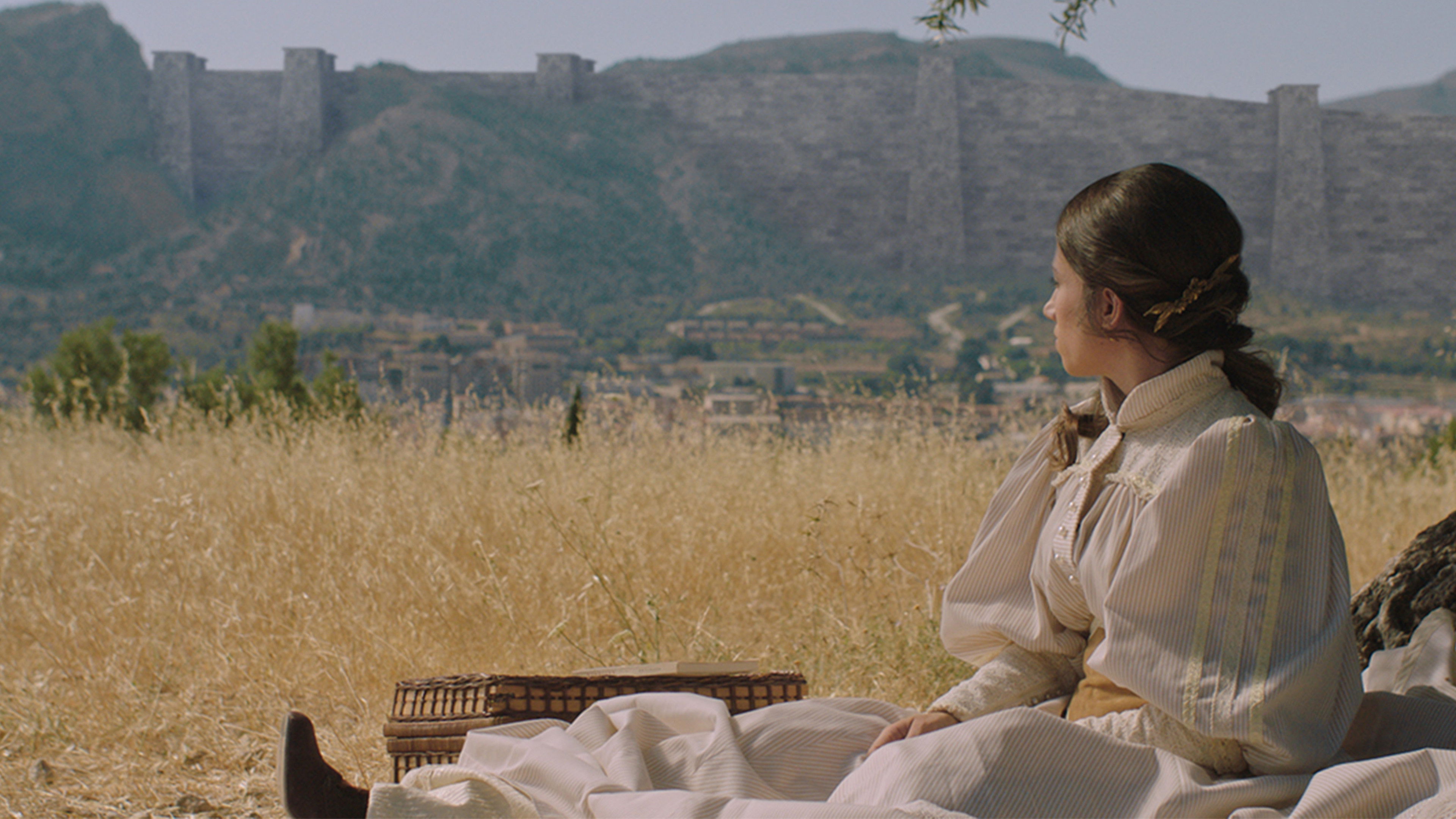 Backdrop for Insurrección