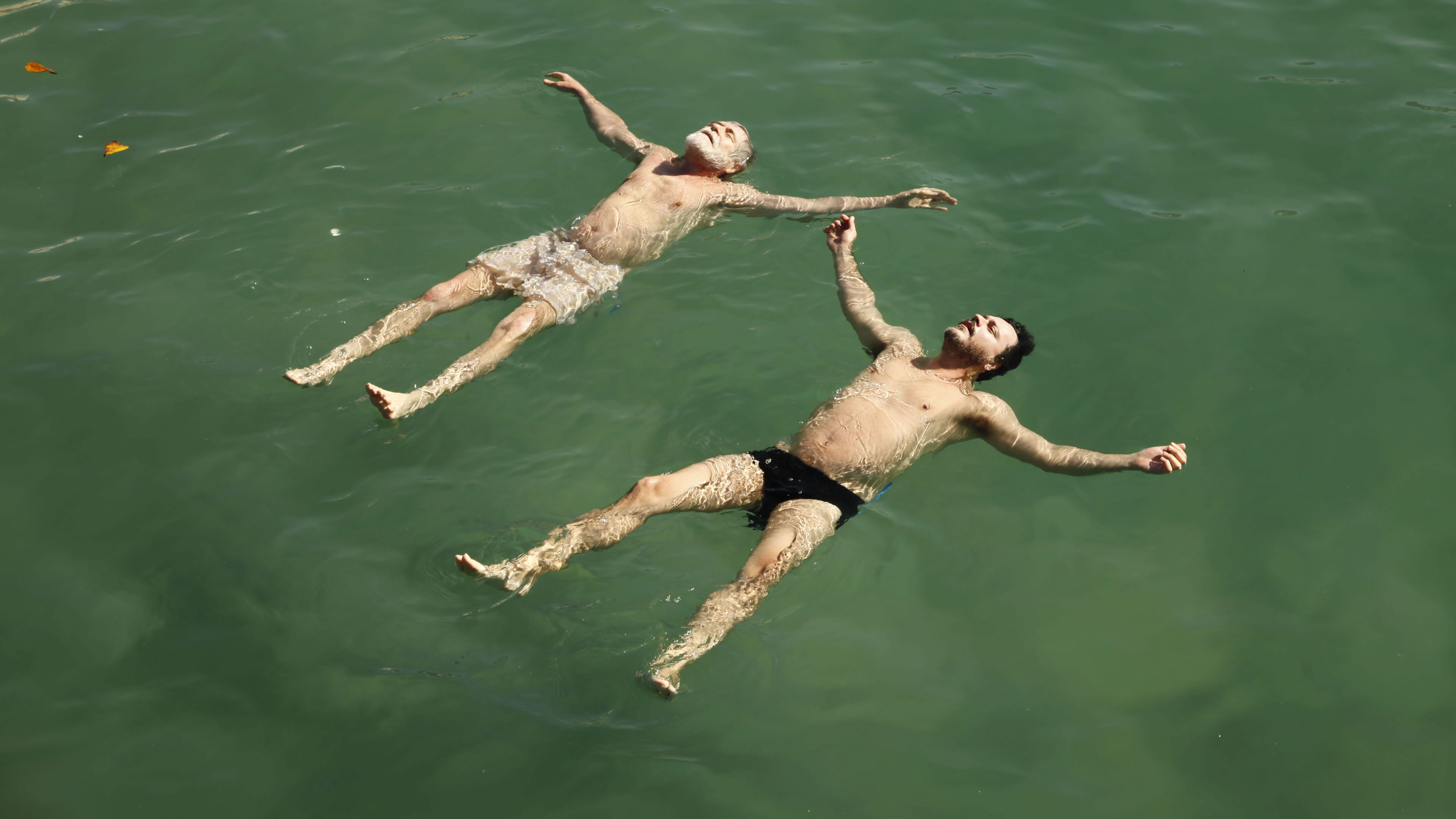 Backdrop for Antes Que Eu Me Esqueça