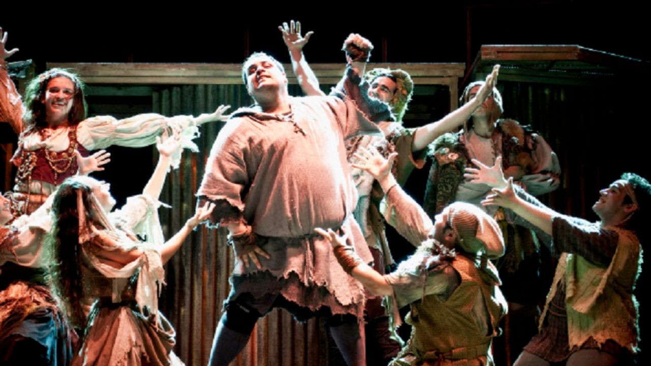 Backdrop for El jorobado de Paris