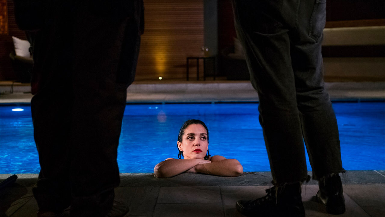 Backdrop for Tensione superficiale