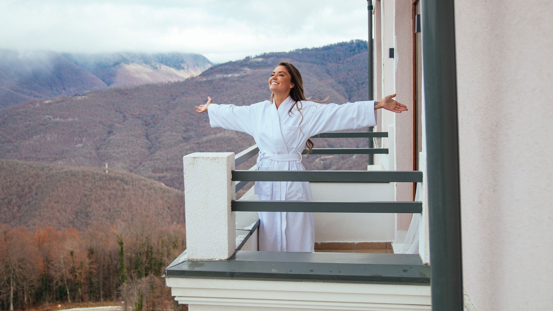 Backdrop for Honest Divorce