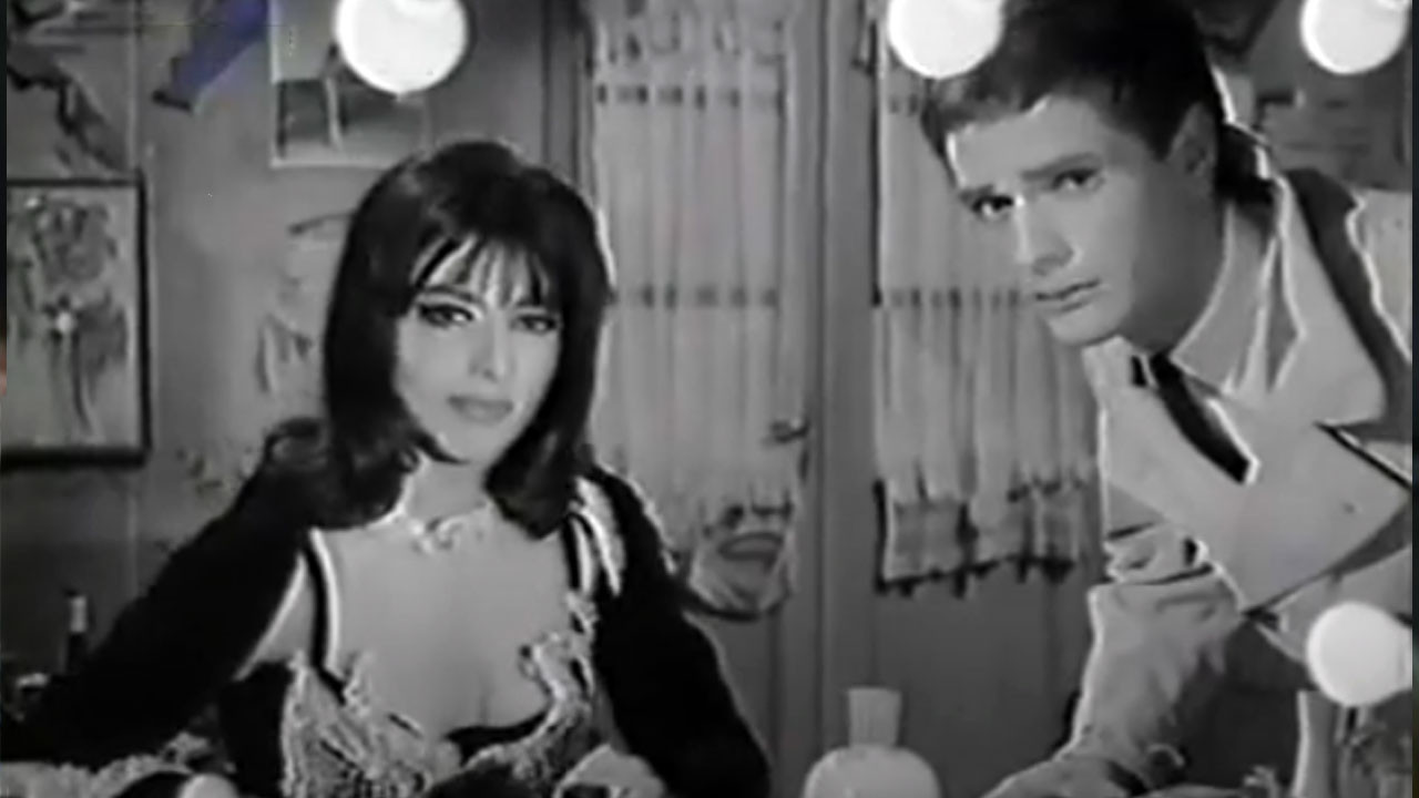 Backdrop for Extraña ternura