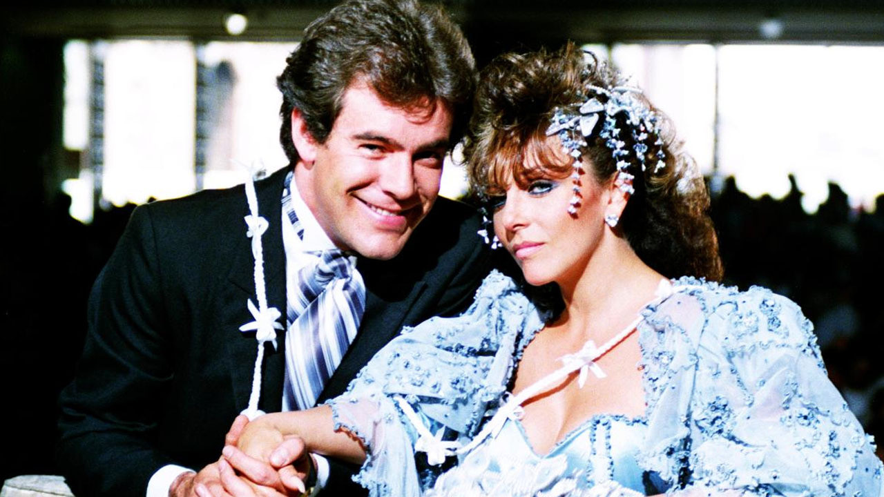 Backdrop for Rosa Salvaje