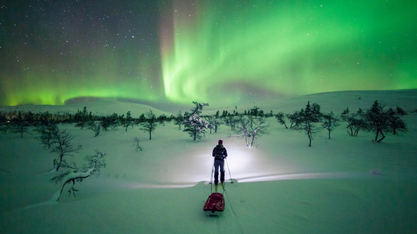 Backdrop for Revontulien armoilla