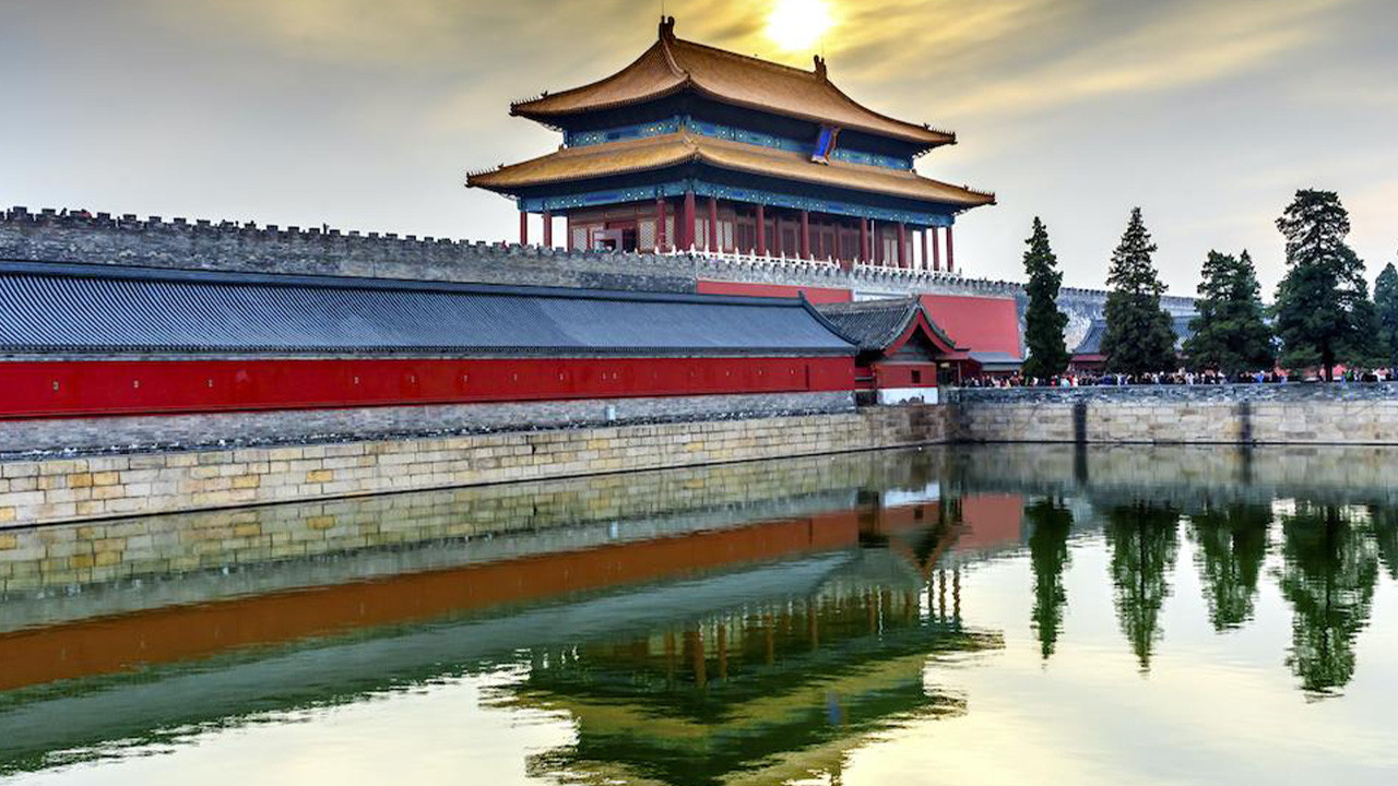 Backdrop for Behind the Walls of the Forbidden City