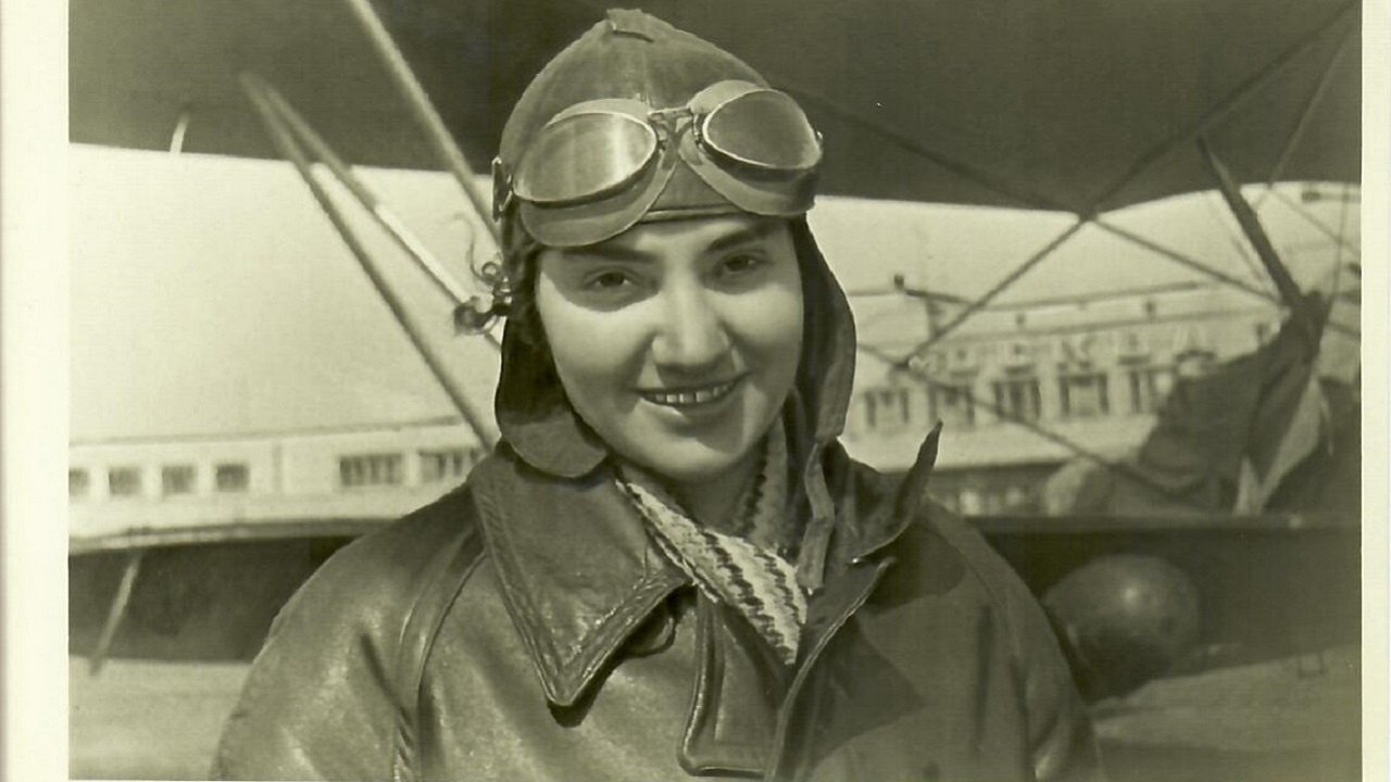 Backdrop for Three Heroines